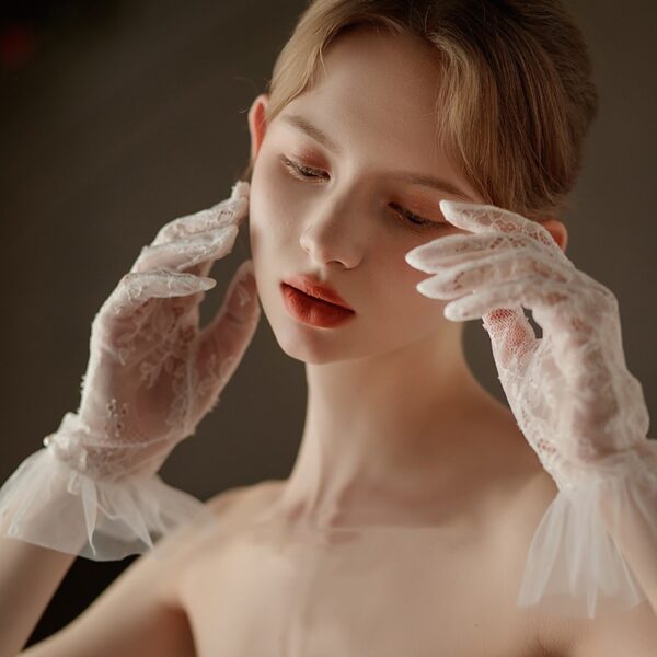 Women's Exquisite Lace Pearl Gloves - Image 5