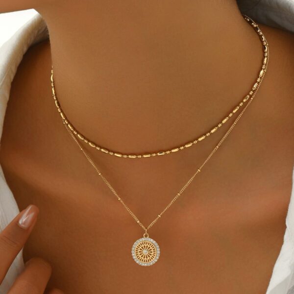 Elegant Gold Layered Necklace Set With Crystal Medallion  Pendant - Chic And Versatile Jewelry For Women