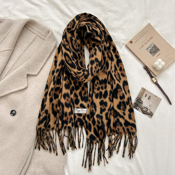 Female Vintage Leopard Print Artificial Cashmere Scarf - Image 4