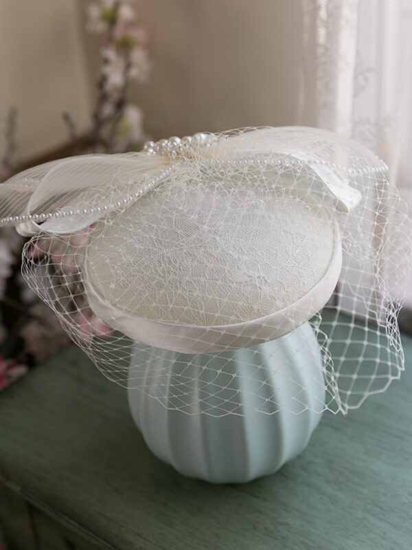 Vintage Mesh White Pearl Hat - Image 2