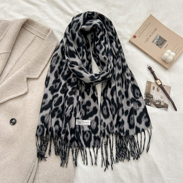 Female Vintage Leopard Print Artificial Cashmere Scarf - Image 8