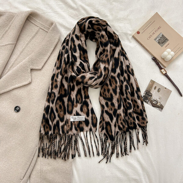 Female Vintage Leopard Print Artificial Cashmere Scarf - Image 3