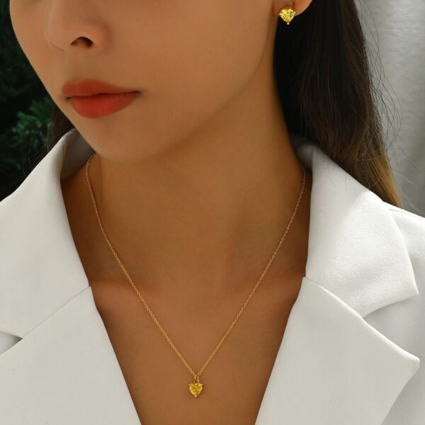 Elegant Heart-Shaped Yellow Crystal Pendant  Necklace And Stud Earrings Set - Image 2
